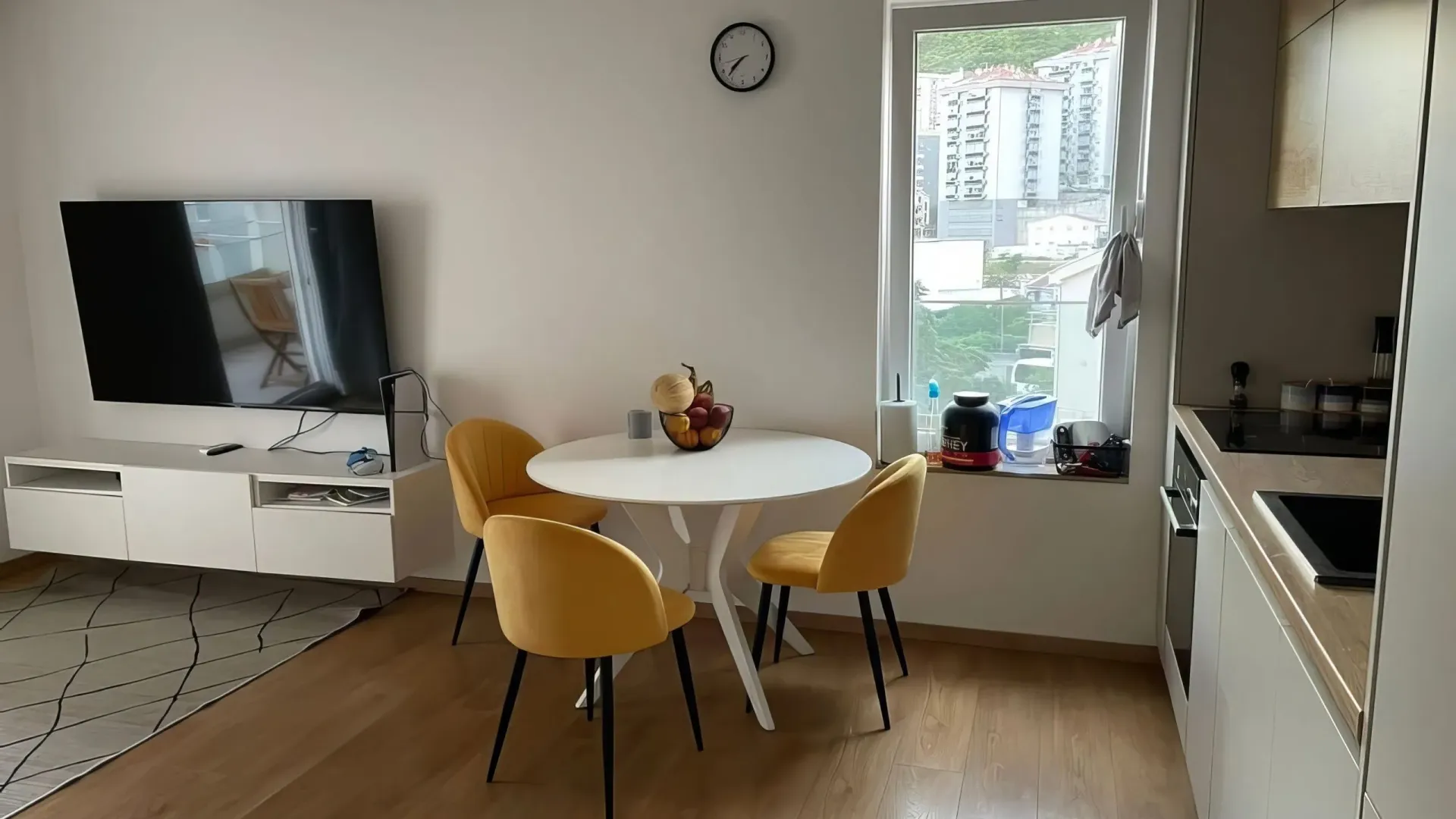Izdavanje, jednosoban stan, 45m², Centar, Budva