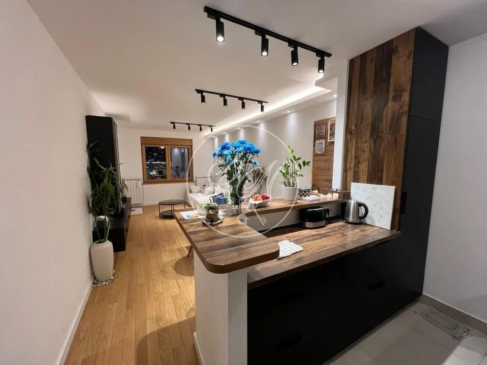 Prodaja, trosoban stan, 71m², Zemun Sve Podlokacije, Beograd