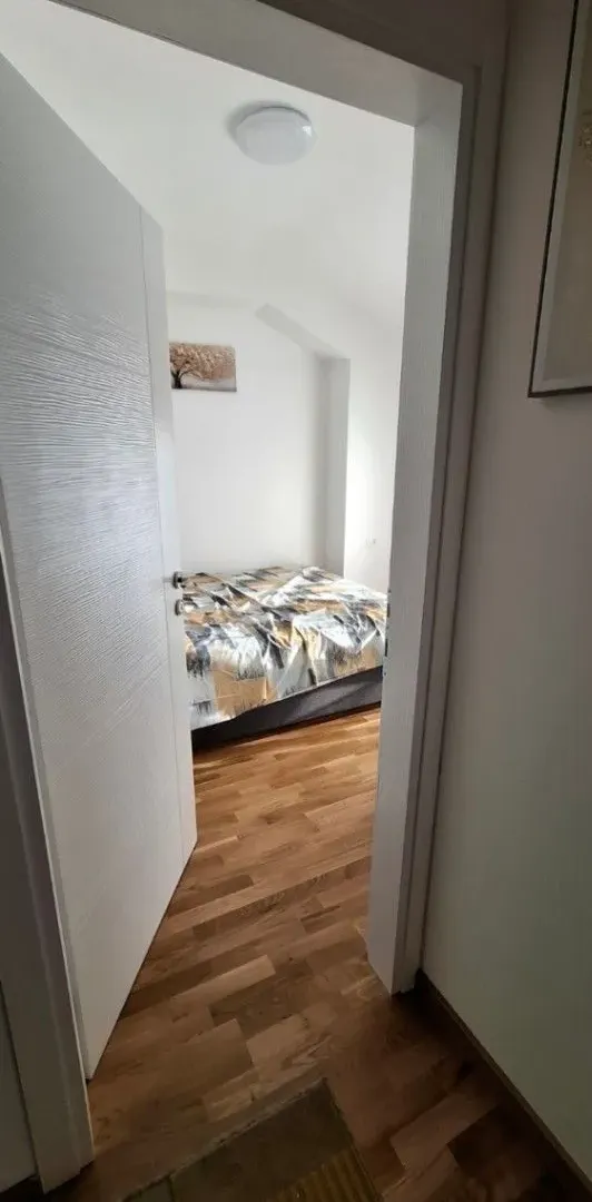 Izdavanje, jednosoban stan, 35m², Zagorič, Podgorica