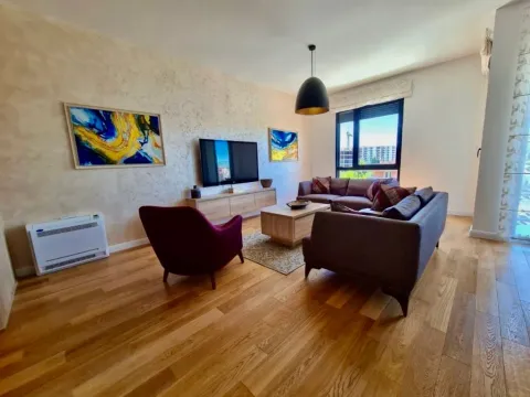 Rent, three bedroom apartment, 100m², City Kvart, Podgorica - image 10