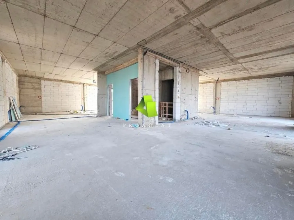 Rent, office space, 800m², Palilula, Niš