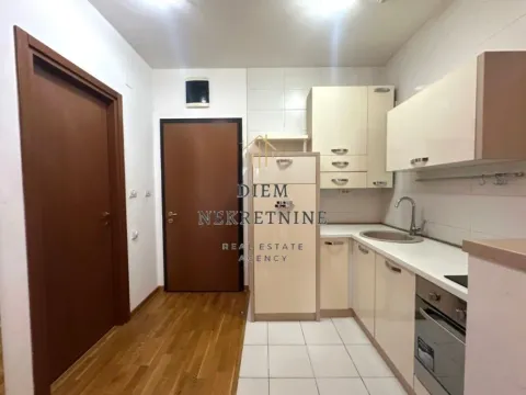 Izdavanje, garsonjera, 34m², City Kvart, Podgorica - image 11