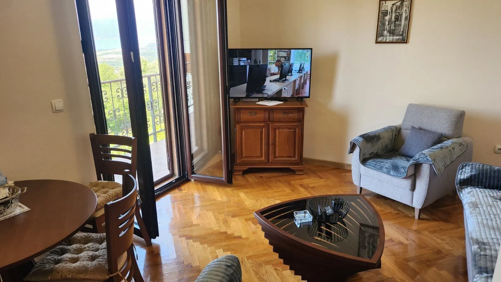 Rent, two bedroom apartment, 70m², Dub, Kotor