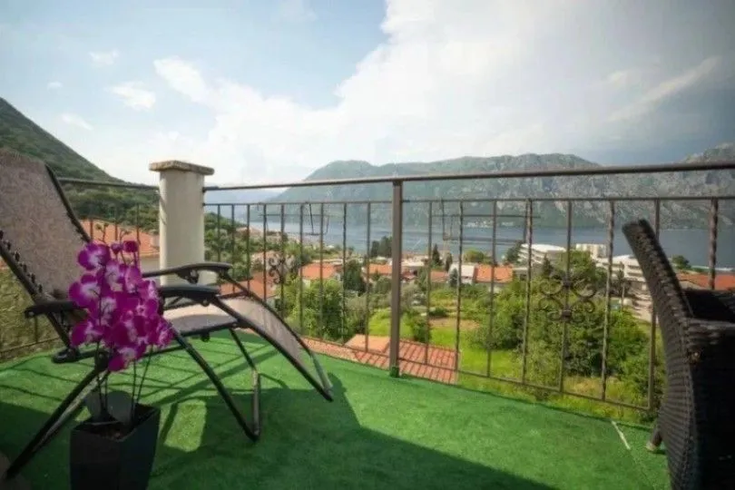 Prodaja, dvosoban stan, 62m², Prčanj, Kotor