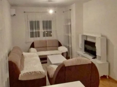 Izdavanje, jednosoban stan, 45m², Stari Aerodrom, Podgorica - image 3