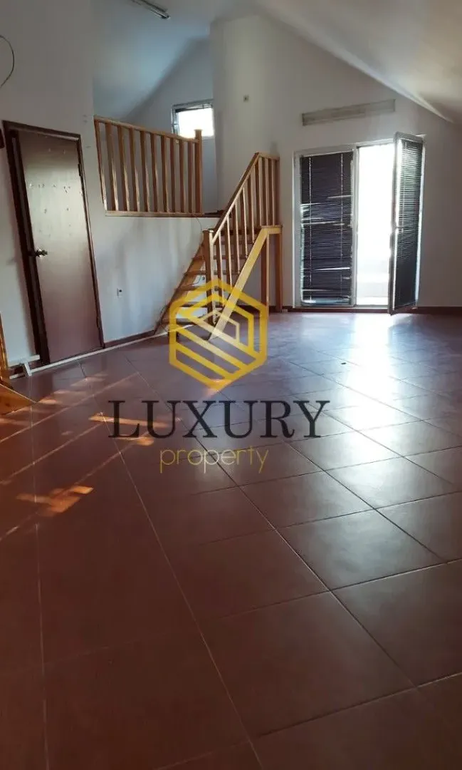 Rent, office space, 250m², Momišići, Podgorica