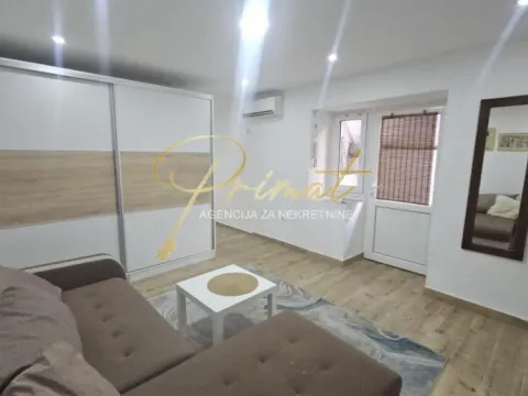 Sale, two bedroom apartment, 37m², Stari Grad, Beograd - image 2