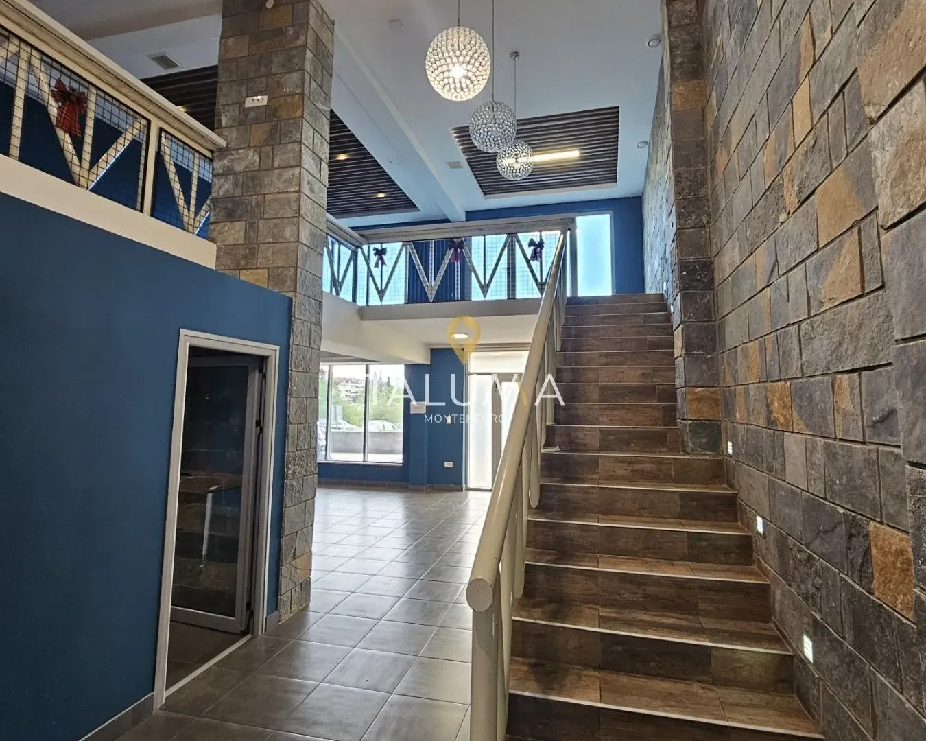 Rent, office space, 184m², City Kvart, Podgorica