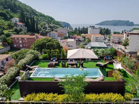 Sale, three bedroom apartment, 398m², Podkošljun, Budva - image 2