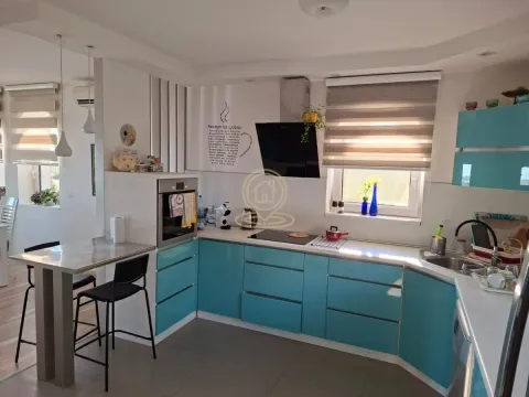 Prodaja, kuća, 270m², Blok 8, Petrovaradin - image 4