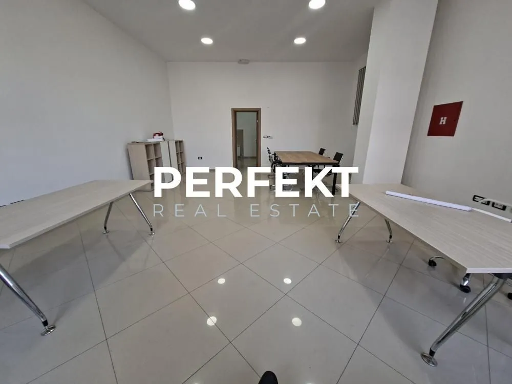 Rent, office space, 67m², Centar, Pančevo