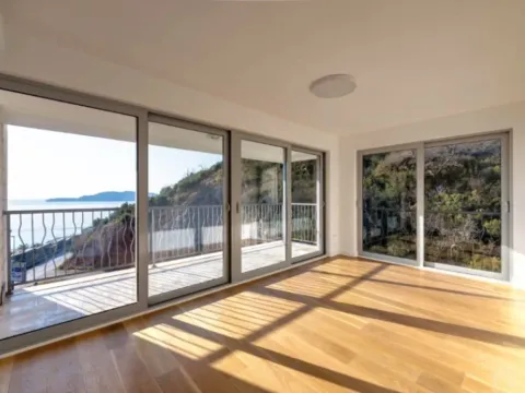 Sale, three bedroom apartment, 160m², Pržno, Budva