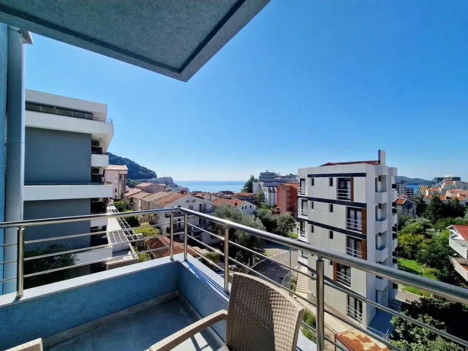 Rent, one bedroom apartment, 47m², Bečići, Budva