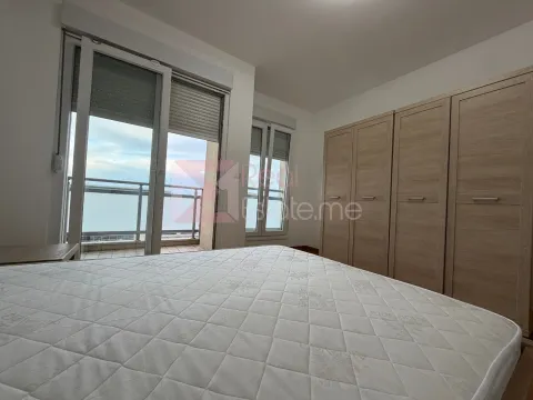 Rent, two bedroom apartment, 68m², City Kvart, Podgorica - image 9