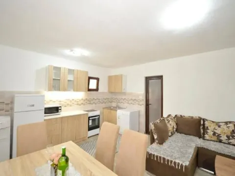 Rent, apartment, 50m², Kotor, Crna Gora - image 4