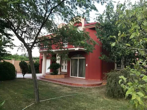 Izdavanje, kuća, 200m², Donja Gorica, Podgorica - image 1