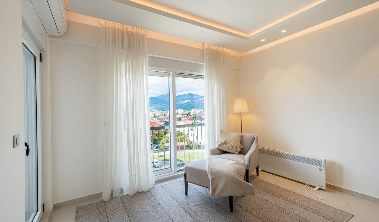 Prodaja, dvosoban stan, 122m², Centar, Tivat