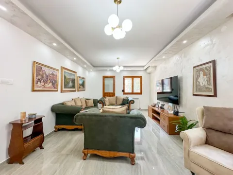 Prodaja, kuća, 200m², Zagorič, Podgorica - image 4