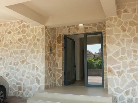 Izdavanje, jednosoban stan, 47m², Nova Dalmatinska, Podgorica - image 2