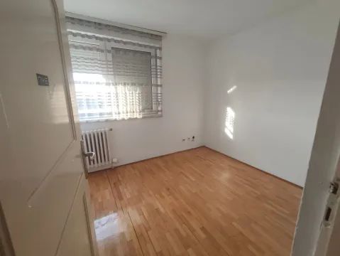 Prodaja, trosoban stan, 93m², Centar, Loznica - image 9