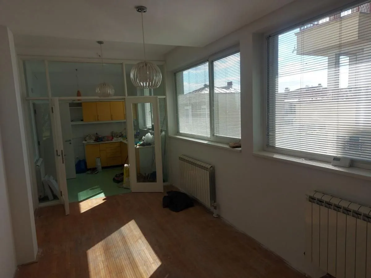 Izdavanje, kuća, 300m², Savski Venac, Beograd