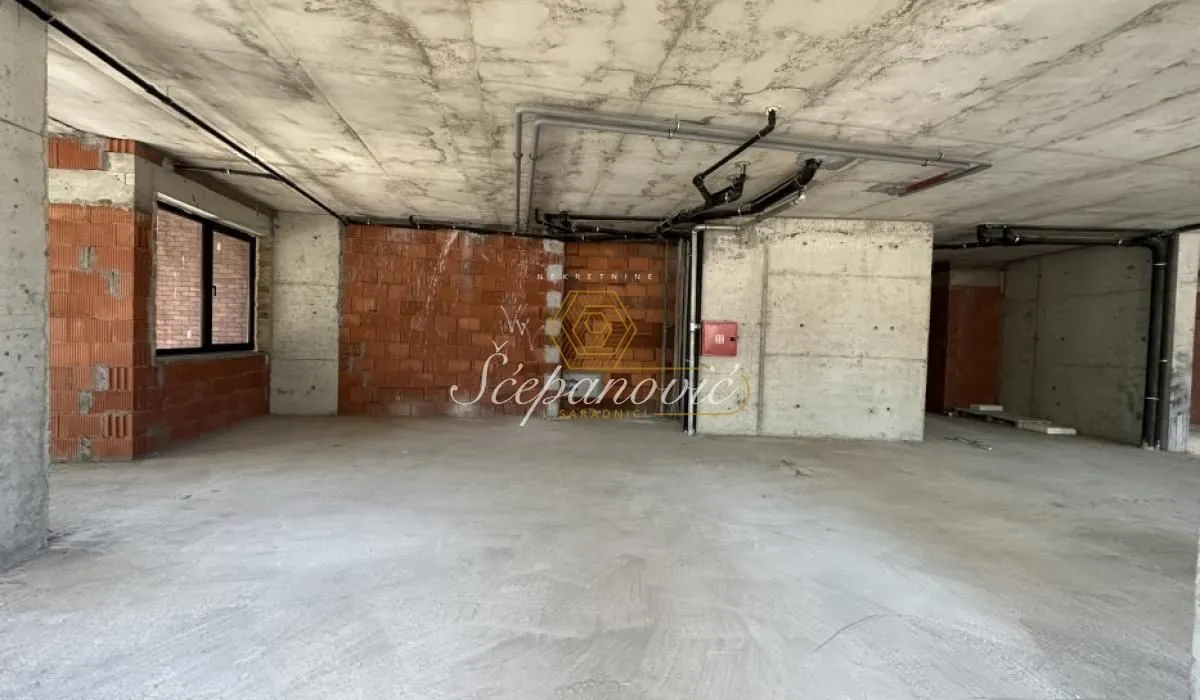 Sale, office space, 370m², Sajam, Novi Sad Sve Podlokacije
