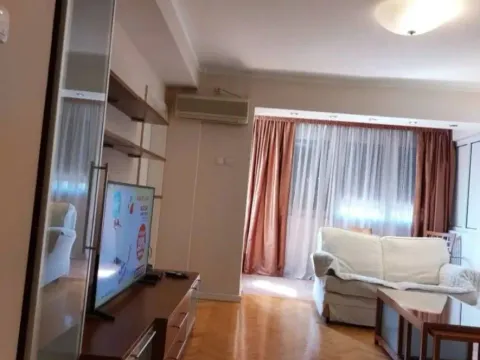 Izdavanje, trosoban stan, 84m², Autobuska stanica, Podgorica - image 3