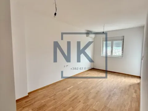 Prodaja, trosoban stan, 106m², Stari Aerodrom, Podgorica - image 8