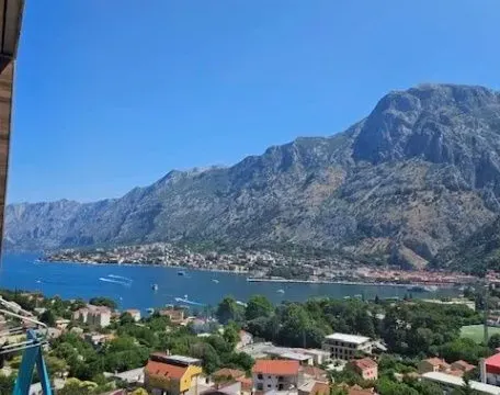 Izdavanje, dvosoban stan, 70m², Škaljari, Kotor - image 7