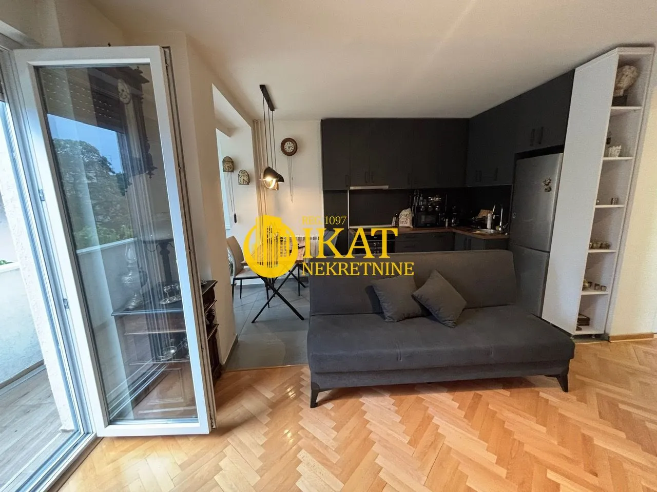 Prodaja, trosoban stan, 65m², Vračar Centar, Vračar Sve Podlokacije