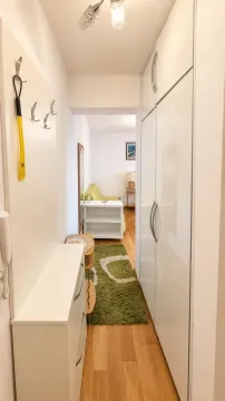 Izdavanje, jednosoban stan, 30m², Tivat, Crna Gora - image 4