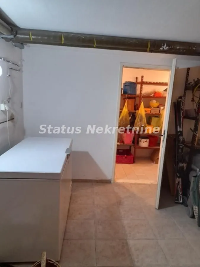 Prodaja, kuća, 360m², Sremska Kamenica, Petrovaradin