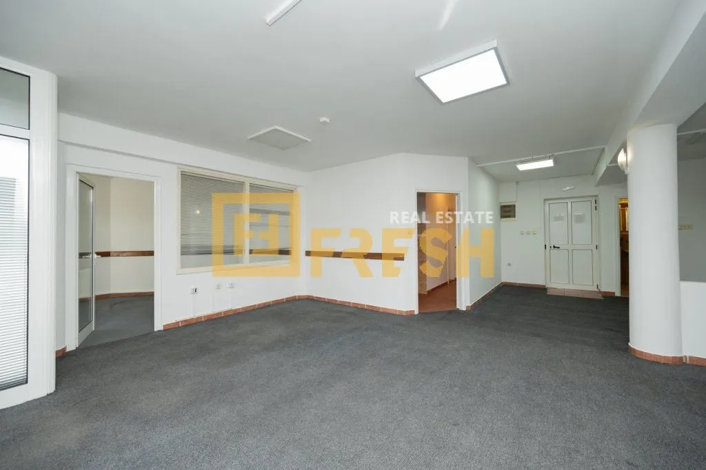 Rent, office space, 1000m², Centar, Podgorica