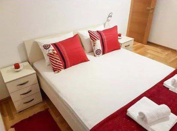 Prodaja, trosoban stan, 99m², Tivat, Crna Gora