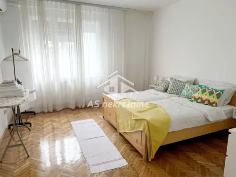 Izdavanje, dvosoban stan, 67m², Kalenić Pijaca, Vračar Sve Podlokacije - image 9