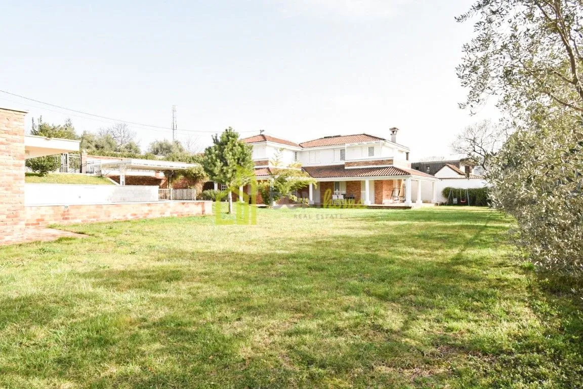 Prodaja, kuća, 230m², Mareza, Podgorica