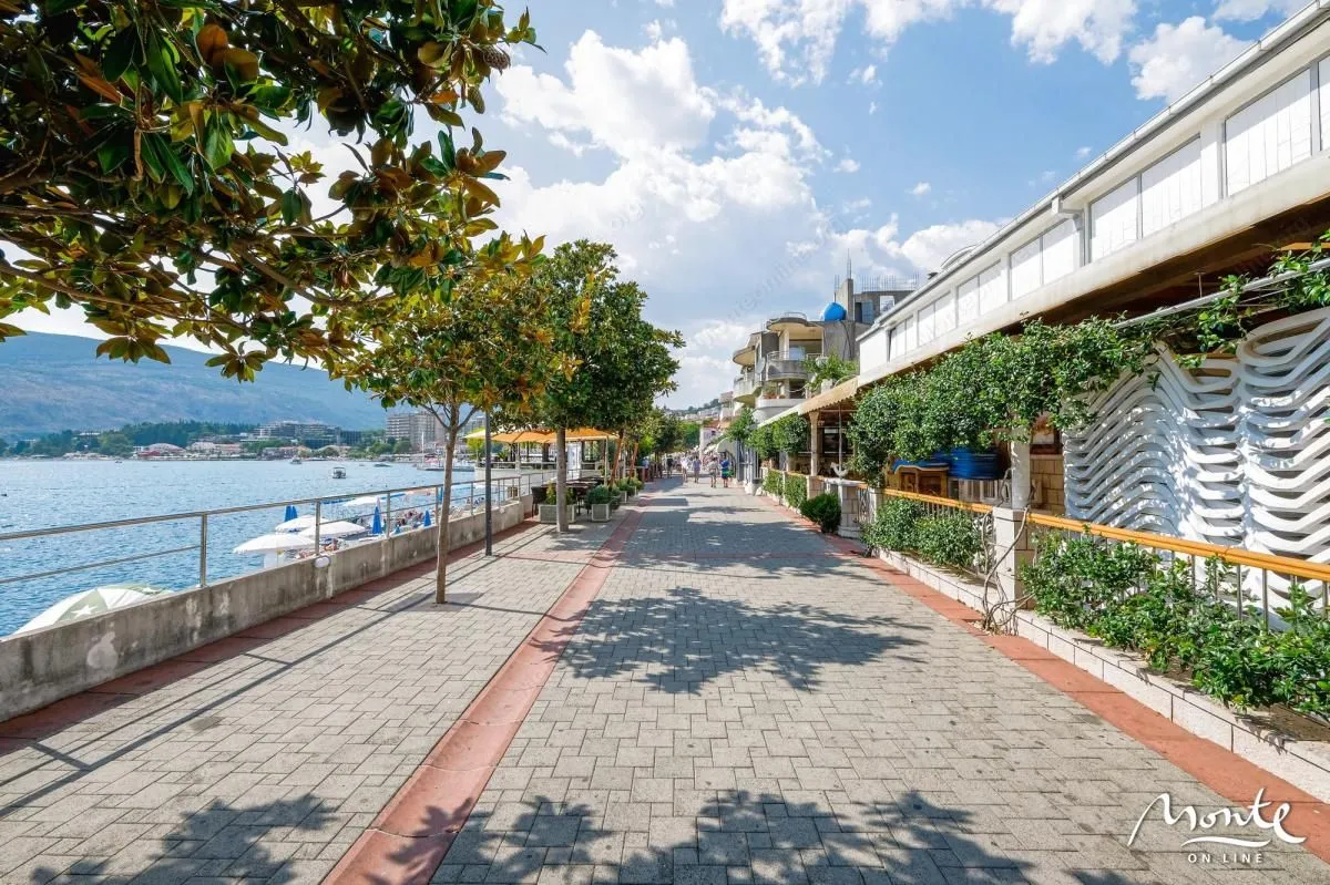 Prodaja, dvosoban stan, 158m², Igalo, Herceg Novi