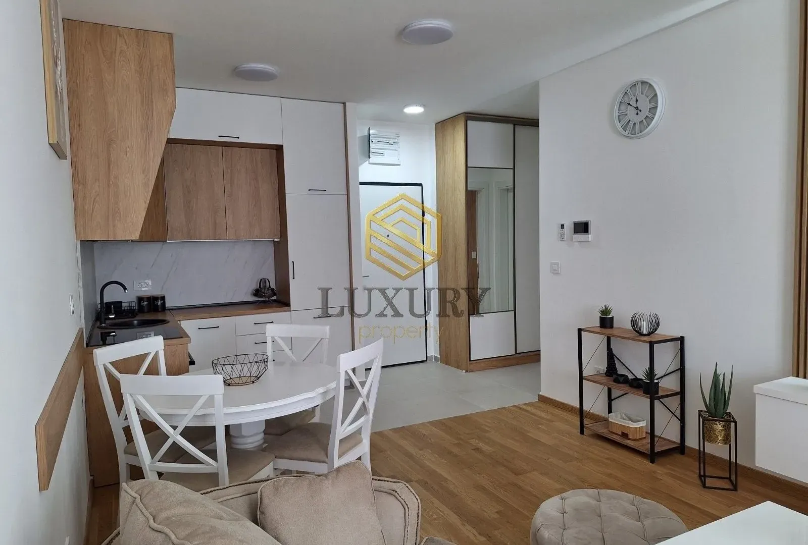 Izdavanje, jednosoban stan, 48m², Stari Aerodrom, Podgorica