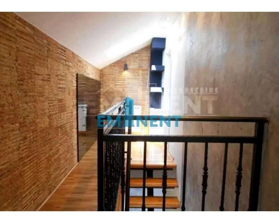 Izdavanje, četvorosoban stan, 140m², Đeram Pijaca, Beograd