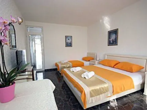 Sale, hospitality venue, 245m², Sutomore, Bar - image 6