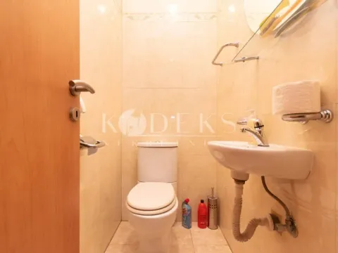 Izdavanje, dvosoban stan, 55m², Stari Aerodrom, Podgorica - image 5