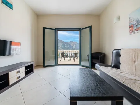 Sale, one bedroom apartment, 41m², Dobrota, Kotor - image 10