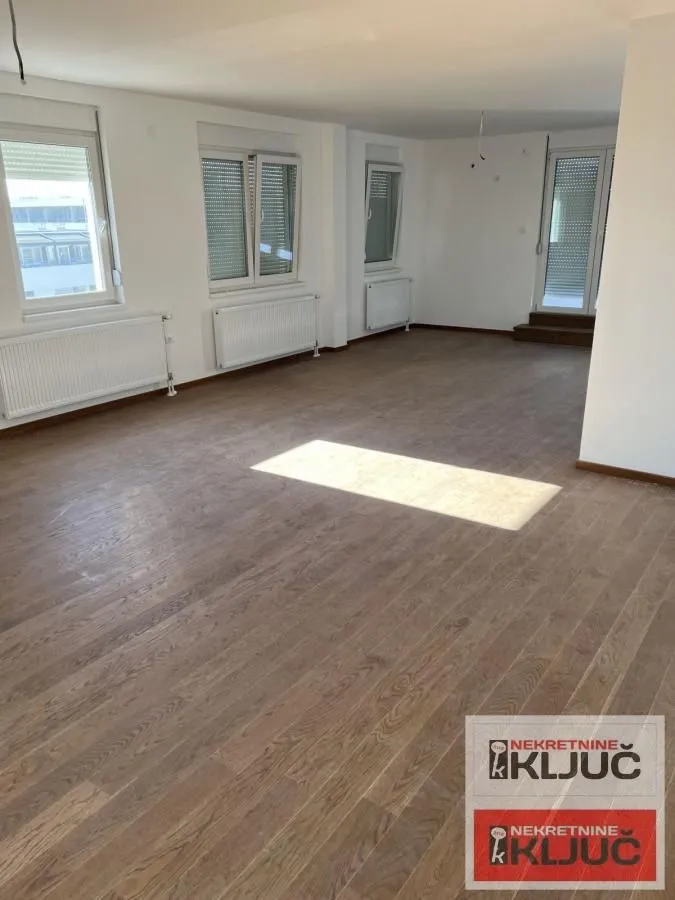 Prodaja, stan, 207m², Telep, Novi Sad Sve Podlokacije