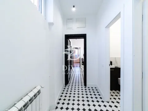 Prodaja, trosoban stan, 92m², Vračar Centar, Vračar Sve Podlokacije - image 5