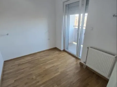 Izdavanje, poslovni prostor, 42m², Telep, Novi Sad Sve Podlokacije - image 11