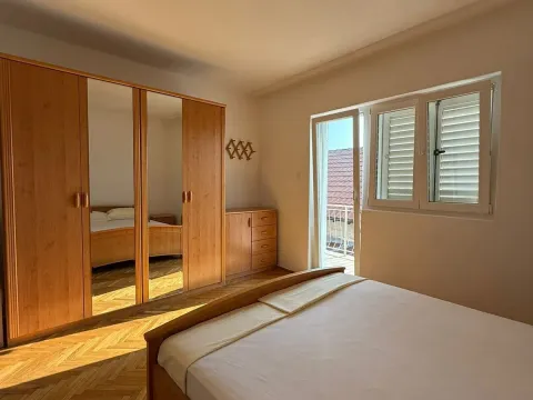 Izdavanje, dvosoban stan, 120m², Marići, Tivat - image 2