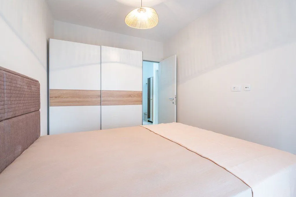 Izdavanje, jednosoban stan, 55m², Central Point, Podgorica