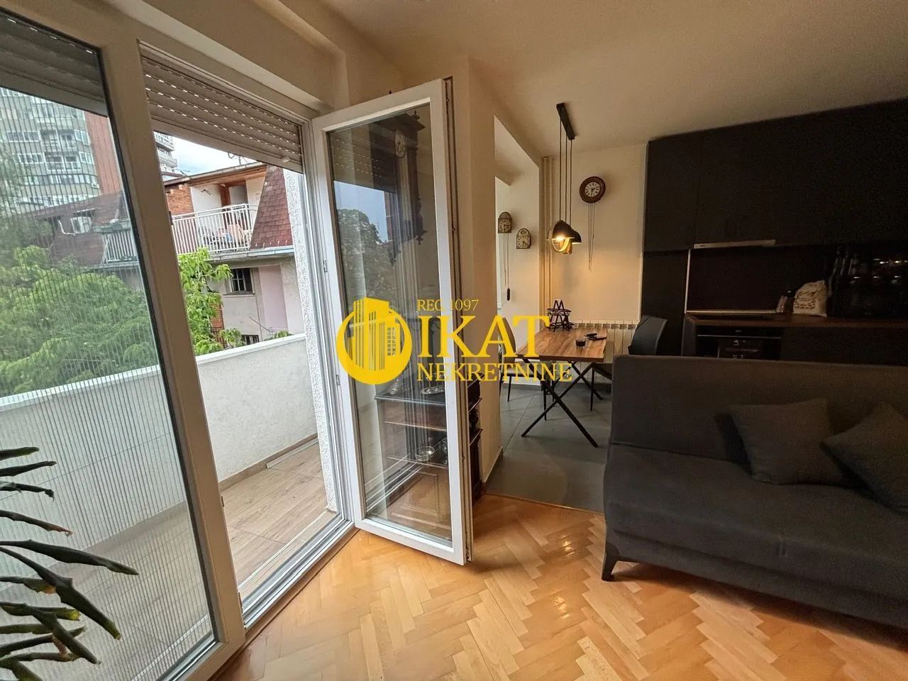 Prodaja, trosoban stan, 65m², Vračar Centar, Vračar Sve Podlokacije