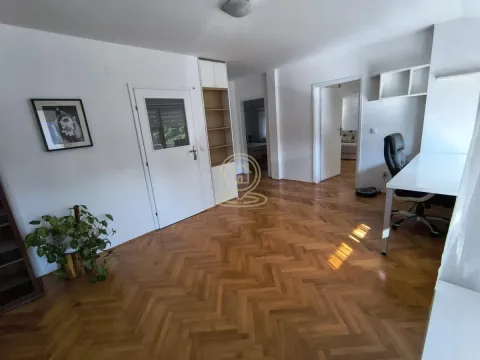 Rent, four bedroom apartment, 100m², Senjak, Beograd - image 5