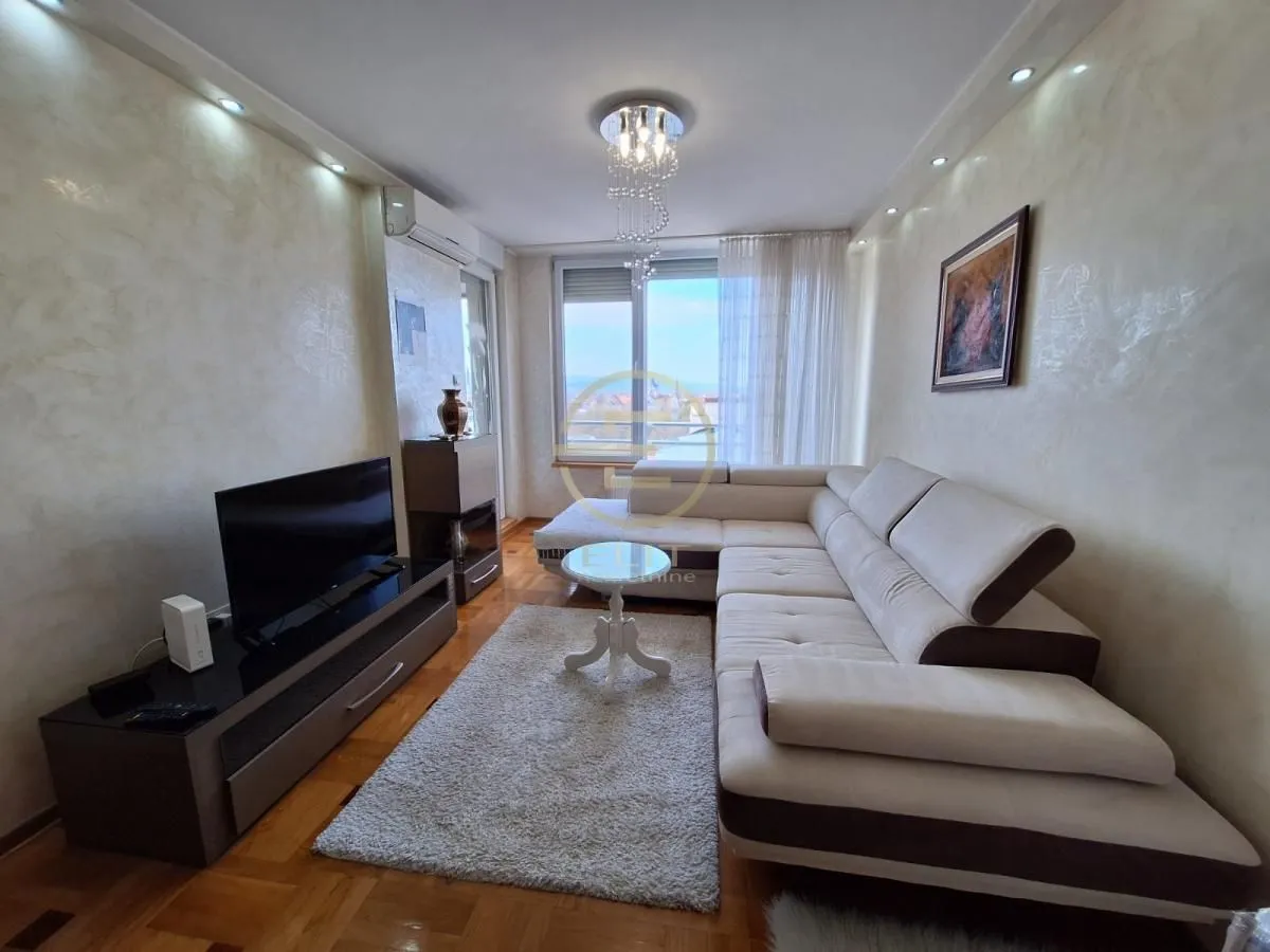 Izdavanje, četvorosoban stan, 102m², Bulevar patrijarha Pavla, Novi Sad Sve Podlokacije